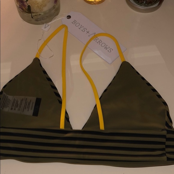 Boys and Arrows NEVER WORN with tags!! - Picture 2 of 3